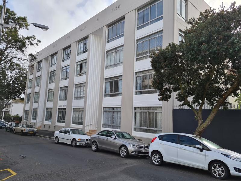 1 Bedroom Property for Sale in Sea Point Western Cape